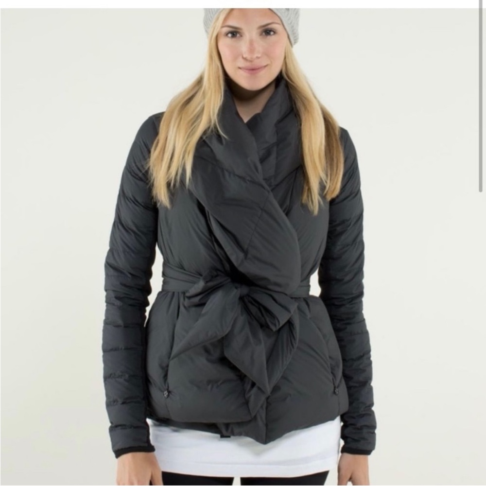 Lululemon Enfold Wrap Down Quilted Black Puffer Shawl Jacket Size 8 VGUC**